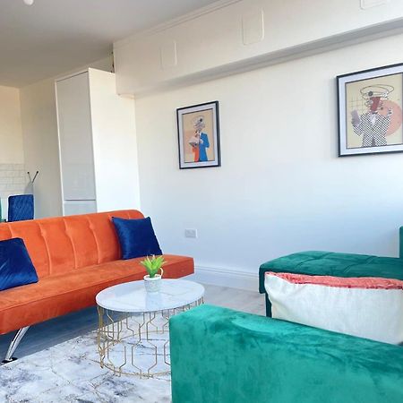 1 Bedroom Apartment - Flitwick - Contractor Friendly - Tourist Ready - Full Kitchen - Wifi - Smart Tv - Sofa Bed - Free Parking - Ideal For Short Or Long Stays Exteriör bild