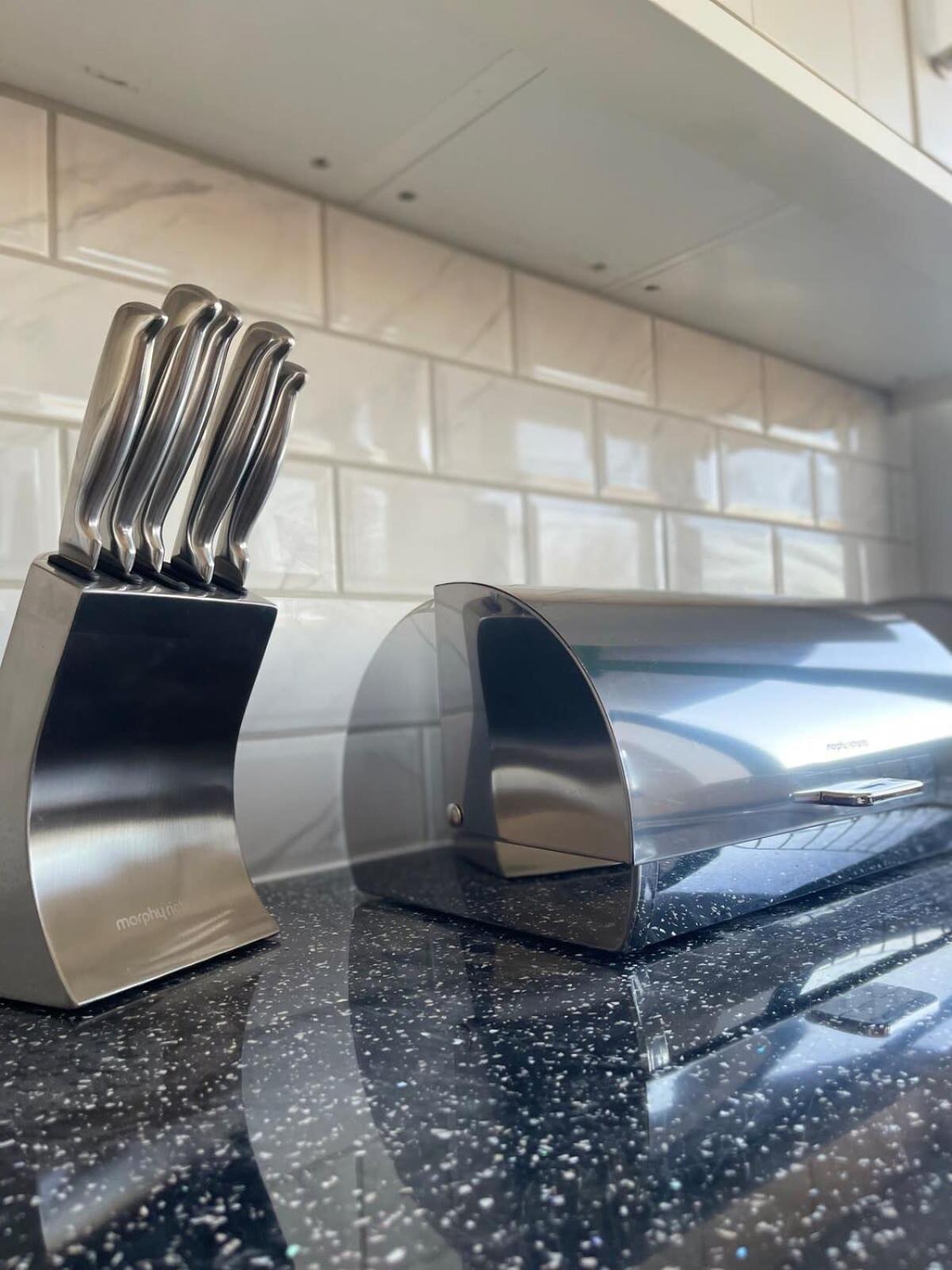 1 Bedroom Apartment - Flitwick - Contractor Friendly - Tourist Ready - Full Kitchen - Wifi - Smart Tv - Sofa Bed - Free Parking - Ideal For Short Or Long Stays Exteriör bild