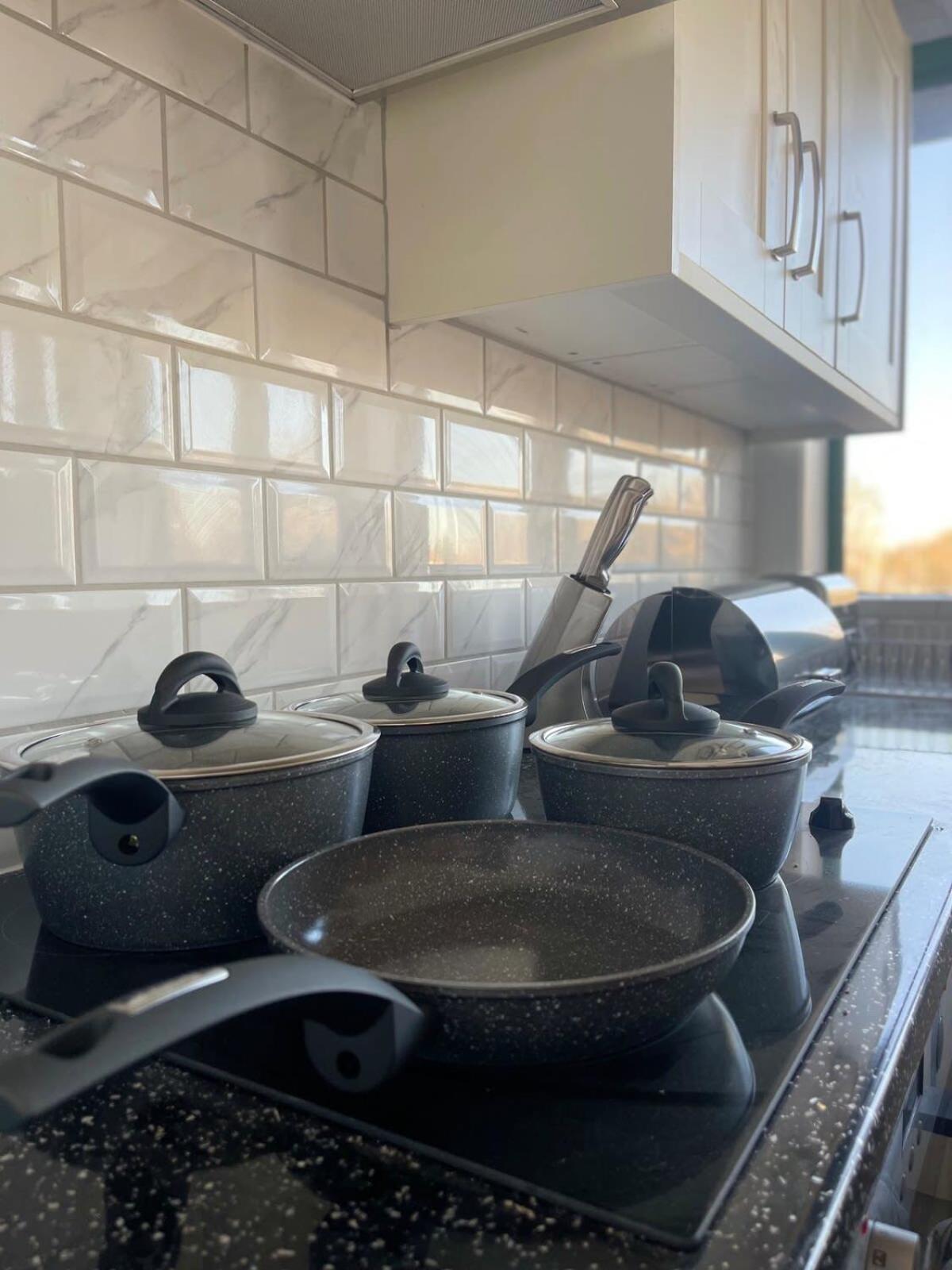 1 Bedroom Apartment - Flitwick - Contractor Friendly - Tourist Ready - Full Kitchen - Wifi - Smart Tv - Sofa Bed - Free Parking - Ideal For Short Or Long Stays Exteriör bild